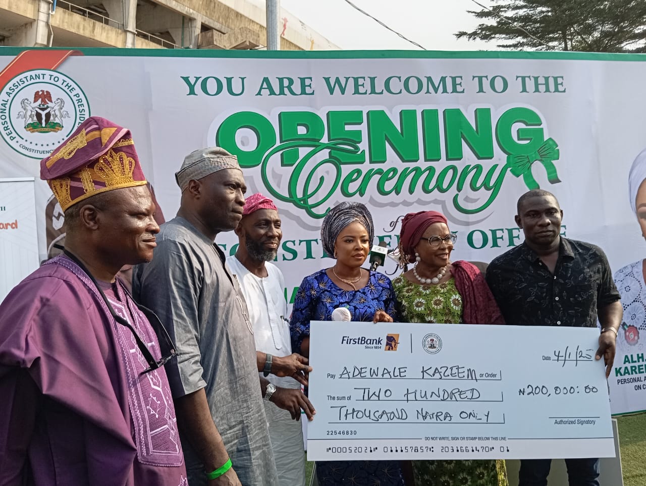 Tinubu’a aide empowers constituents with N1.8m